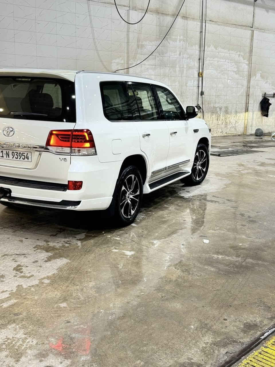 تويوتا لاندكروزر 2021 بغداد گراند تورينگ باب أول ما شاء الله تحدي شرط نضافة عالية جداً  الوارد: شركات  المحرك: 6 سلندر V6 الممشى: 127 الف كم حقيقي

المواصفات
ايرباغ عدد 8
شاشات عدد 3
مقاعد جلد
مقاعد كهرباء عدد 2 مع
بصمة تشغيل وأبواب
فتحة سقف
ثلاجة
زينون
هواء مزدوج
نظام ECO
مانع انزلاق
مرايات كهرباء مع حساسات
باب الجنطة كهرباء
الحالة
مكفولة كفالة عامة من دعامية لدعامية
بارد جدآ بصيط 
داخل  جلد نظيفة جداً
محرك شرط غير مفتوح
4 إطارات مع ويل وكالة
أغراض كاملة موجودة 

ملاحظات
نضافة 100%
سيرفس كامل بدون نقص
سيارة استعمال شخصي
نفس اليوم تحويل مباشر
سنوية جديدة
مكان سيارة بغداد الدورة 
رقم صاحب السيارة 
***********8
***********
