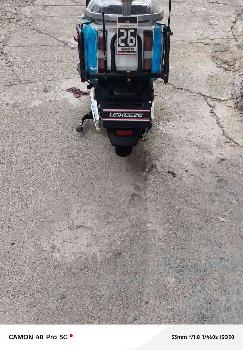 ***********
