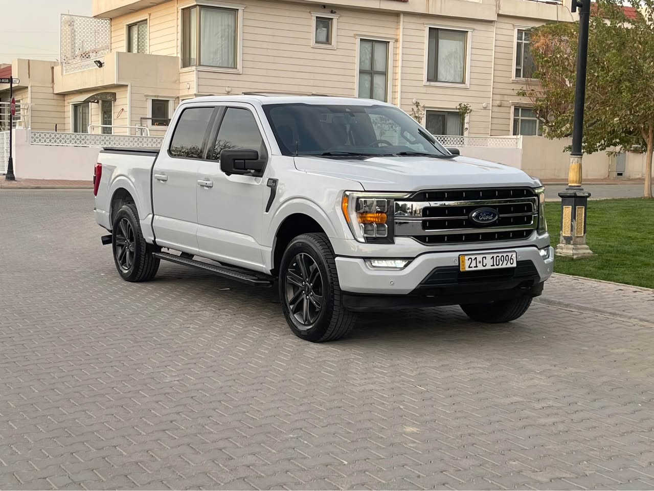 السلام عليكم … للبيع او مراوس برقم شمالي فقط … فورد f150 موديل ٢٠٢٢ وارد امريكي لون سموك حدثها بنيد و جاملغ البنيد مبدل نفس اللون و الجاملغ مصبوغ بدون دواخل اريباك بردة و سكان وراجع سستم فول مواصفات بانوراما كشنات كهرباء و تدفئة خمس كامرات و حساس ٣٦٠ درجة شاشة جبيرة و رادار امامي و خلفي و جانبي لايت ٤ عدسات ٧ انظمة قيادة كير طيارة ١٠ نمر محرك ٦ سلندر ٢٧٠٠ السيارة جديدة كلش كلشي بشرط بدون مصرف دينار السعر ٣٢٥ للاستفسار *********** السليمانية, العراق
