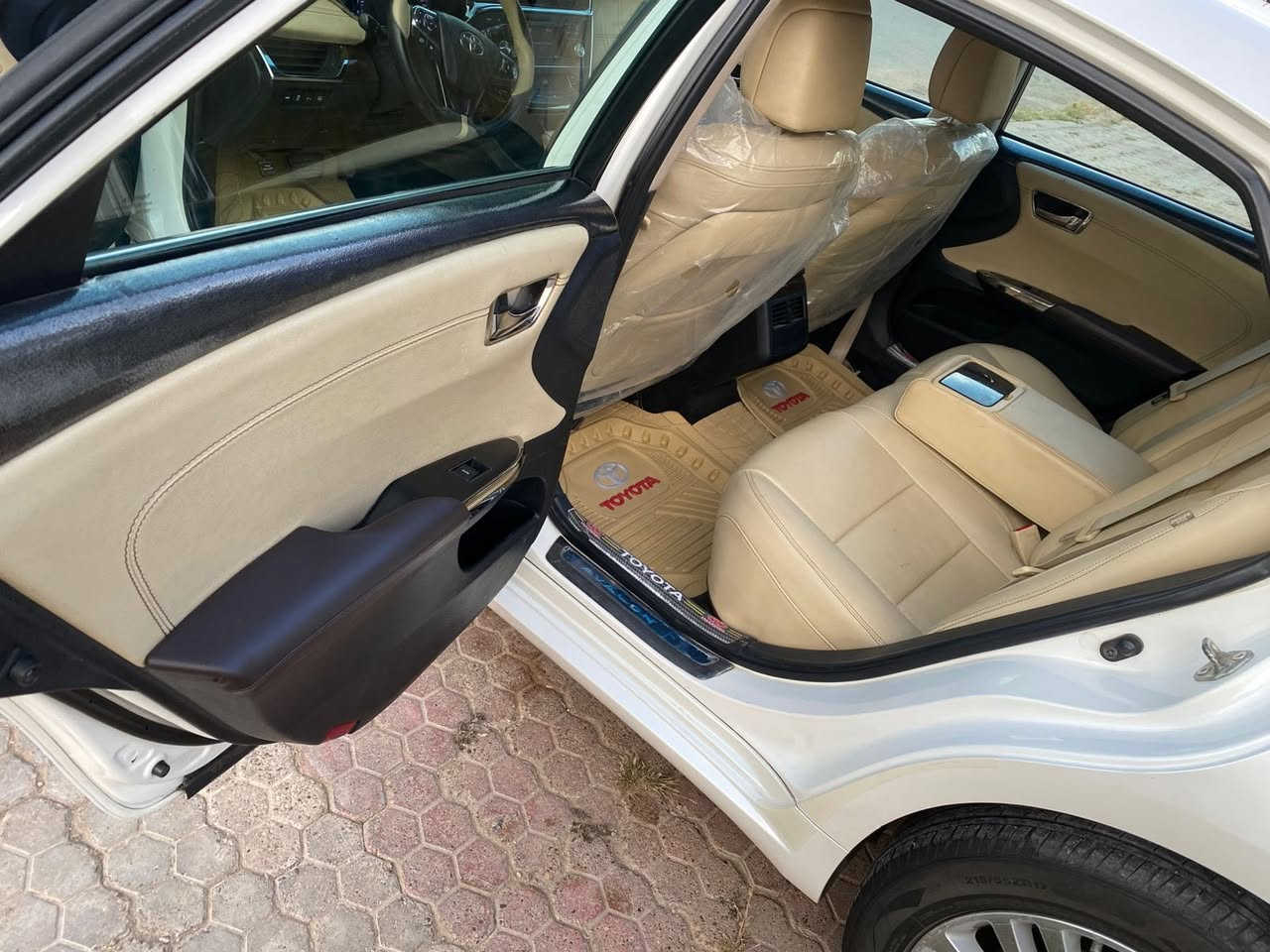 السلام عليكم
افلون موديل 2013 لمتد 
رقم بغداد انكليزي بااسمي 

كشن تدفئه تبريد 
تبريد ثلج 

فتحة سقف 

كشن خزن 

لايت زنون 

برده خلفيه 

كير محرك بشرط 

انظمة قياده اسبورت وايكو ونورمل 

العنوان الانبار الحبانيه 

السعر 165 وبيها مجال 

***********

***********
