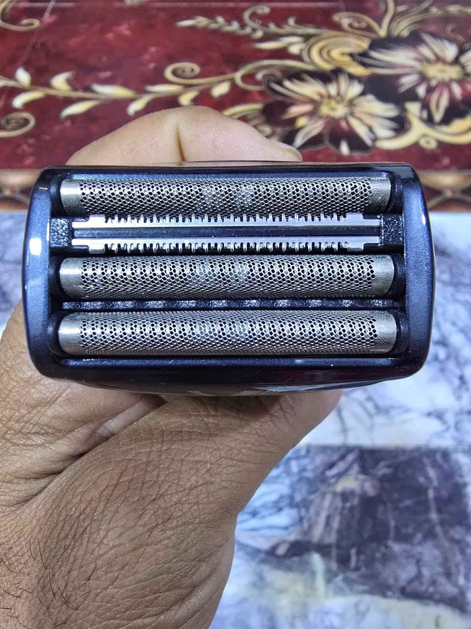 هذه ماكينة حلاقة كهربائية من العلامة التجارية Izumi، وتحديداً طراز مشابه لسلسلة IZF.تتميز الماكينة بهيكل أسود قابل للغسل بالكامل تحت الماء لسهولة التنظيف.تستخدم نظام شفرات ترددي (عادة 3 أو 4 شفرات حسب الطراز المحدد) لحلاقة دقيقة ومريحة.يتضمن التصميم مؤشرات "FULL" و "EMPTY" للإشارة إلى حالة الشحن أو تفريغ الشفرات ب٣٥ شرط الاصلي شرط الشحن وشرط الزيان


**إذا كنت صاحب هذا الإعلان وتريد حذفه لأي سبب، رجاءا أرسل رسالة إلى الدعم الفني**