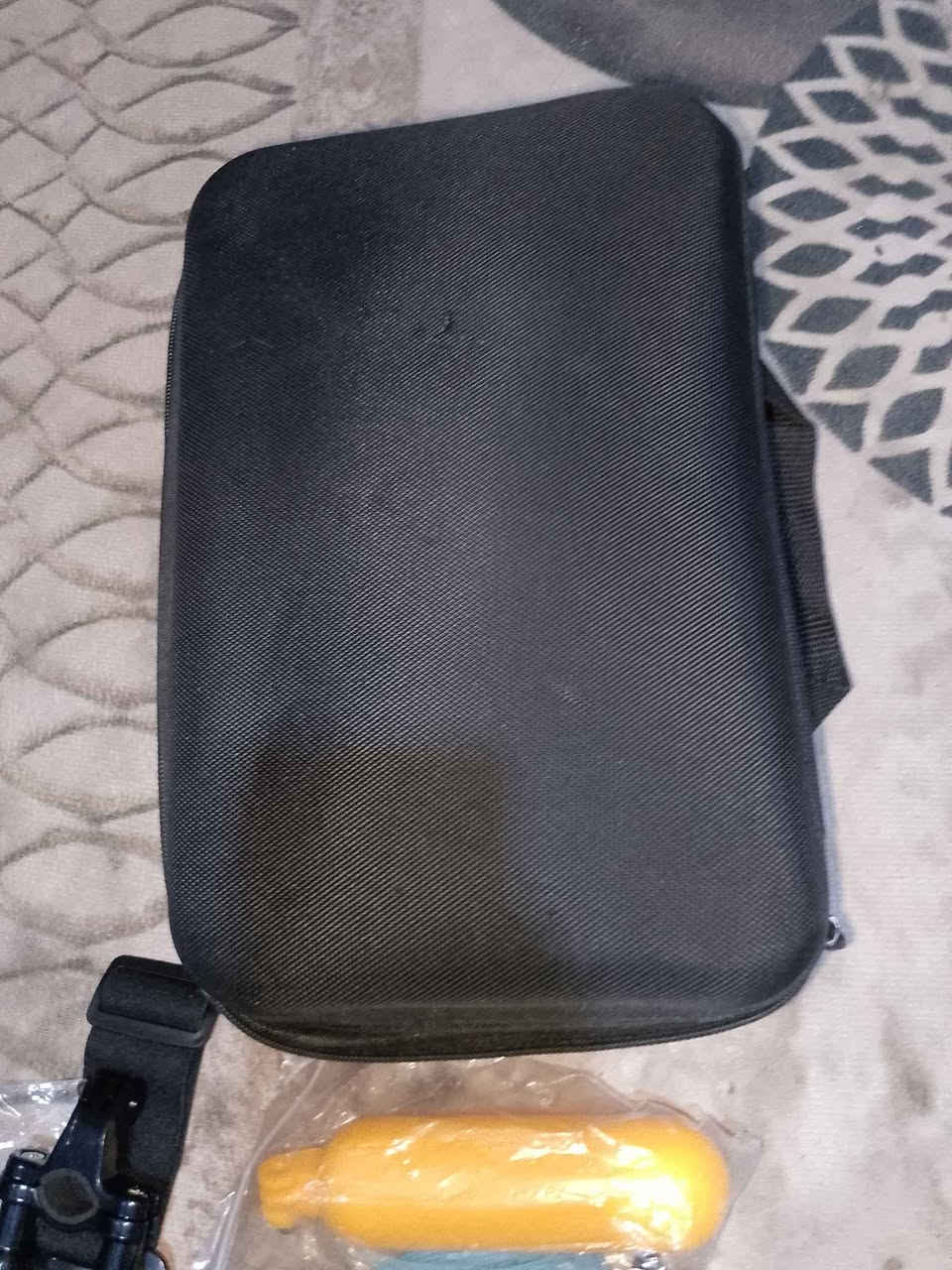 جنطة عدة كاملة ستاند تلفون يستعمل للتصوير 
بي عدة قطع القطعة الاولى تكون على شكل درع على الصدر والثانية درع على الرأس والثالثة تكون على المعصم والرابعة عصى سيلفي للتصوير من منطقة ابعد السعر 25000 وبي مجال الزبير, البصرة


**إذا كنت صاحب هذا الإعلان وتريد حذفه لأي سبب، رجاءا أرسل رسالة إلى الدعم الفني**