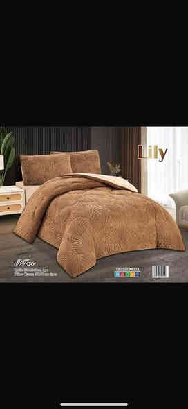 اللهم صل على محمد وال محمد
وصول لحاف بوهيمي فرو يخبل درجة اولى 
يحتوي على ثلاث قطع 
والسعر مناسب 
العنوان المدحتية مقابيل دائرة الزراعة بإدارة عادل الرويعي مجمع الروان للمفروشات ***********
يوجد توصيل
