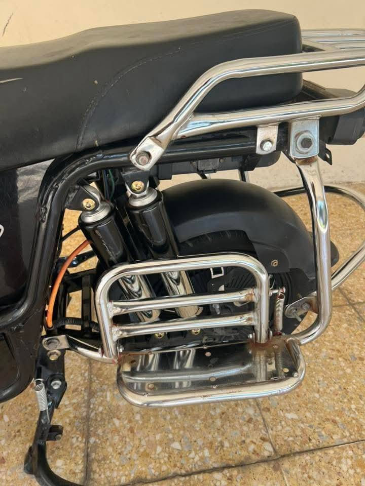 السلام عليكم دراجه هارلي ماركه HlS شحن موديل 24 دراجه حلوه وسريعه دراجه سته باتري اكبار ملاحظه بطاريات تعبانات تمشي 99 حقيقي بريكات دسك بريك دهن بلمكان تايرات جوبلس لايت عالي ناصي اشارات (بك رجوع خلفي) جنطه كبيره دراجه تحمل اوزان ثقيله هورن كلشي شغال دراجه مدرعه الاستفسار اتصال بالرقم ***********
