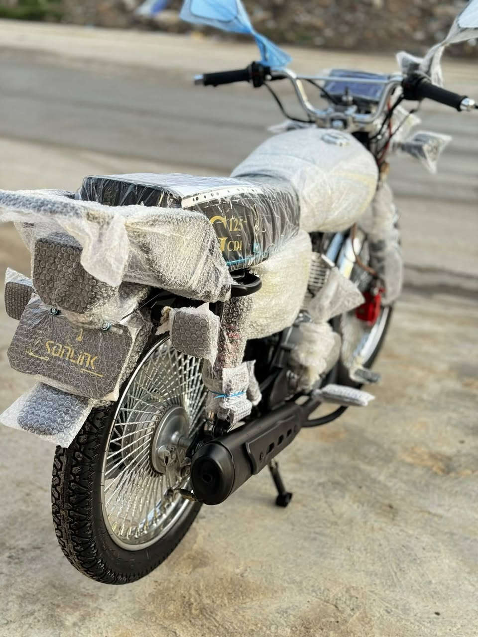 شباب دراجه سونلينك صفر 4كير صار اقل شهر نزلته صفر موديل2026دراجه فووول لوووك بعدها شركه منفيس موجود لايتات لد فول اضائه اشاير رباعي كهربائيات فووول شاشه ايباد دراجه اخر حبايه بعدها وضع شركه سعرها 800وبيها مجال كلللش بصيط مكاني كركوك شراي تعال خاص وتدلل ***********اذا مو شراي لا تكسر بلحلال لان بعدها لوووك شركه او مراوس حسب القناعه
