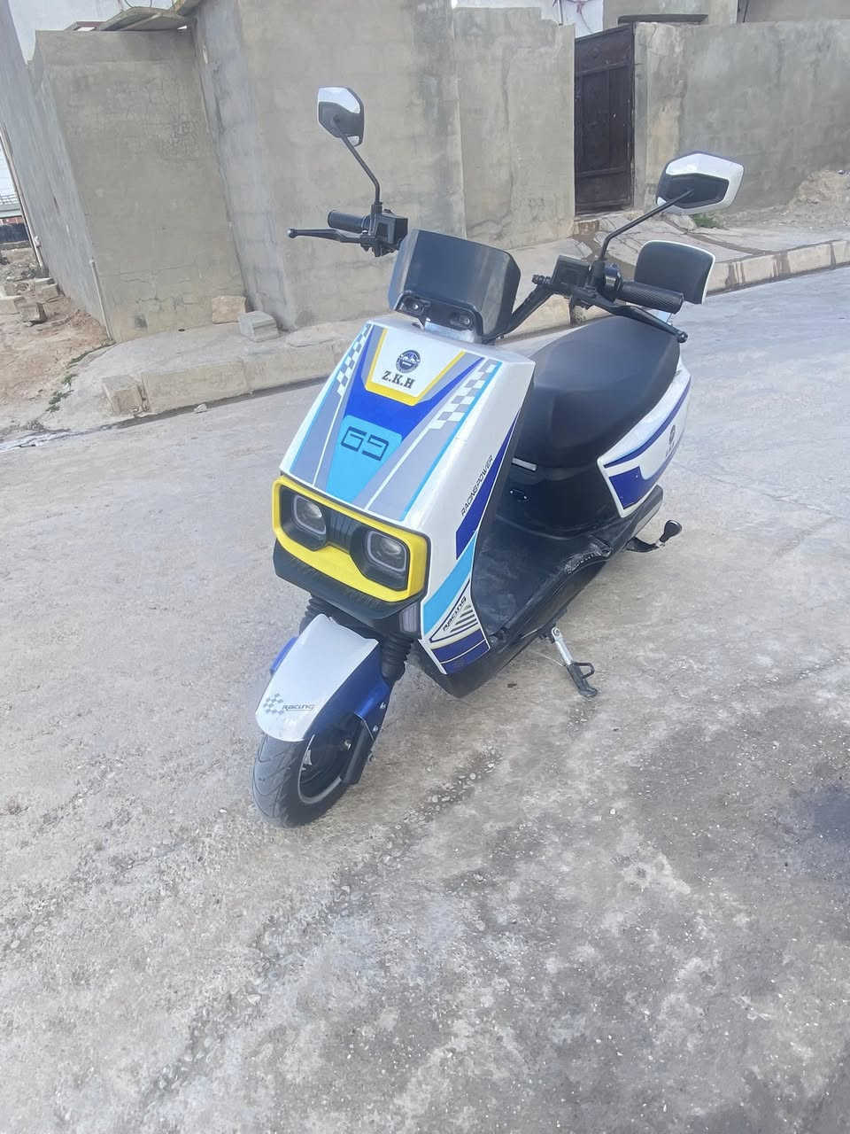 اسلام عليكم دراجه شحن للبيع مواصفات
6 بطاريات 
البطاريه الوحده32 انمبير 
نضام رجوع بك R 
سرعته 99 حقيقي 85 
قوه الملف 2000 حقيقي 
الدراجه نضيفه كله بل شرط 
اشاير يمين يسار كلهن شقالات 
الايتات عالي ناصي شغالات 
السعر 580 وبي مجال 
متواجد خاص


**إذا كنت صاحب هذا الإعلان وتريد حذفه لأي سبب، رجاءا أرسل رسالة إلى الدعم الفني**