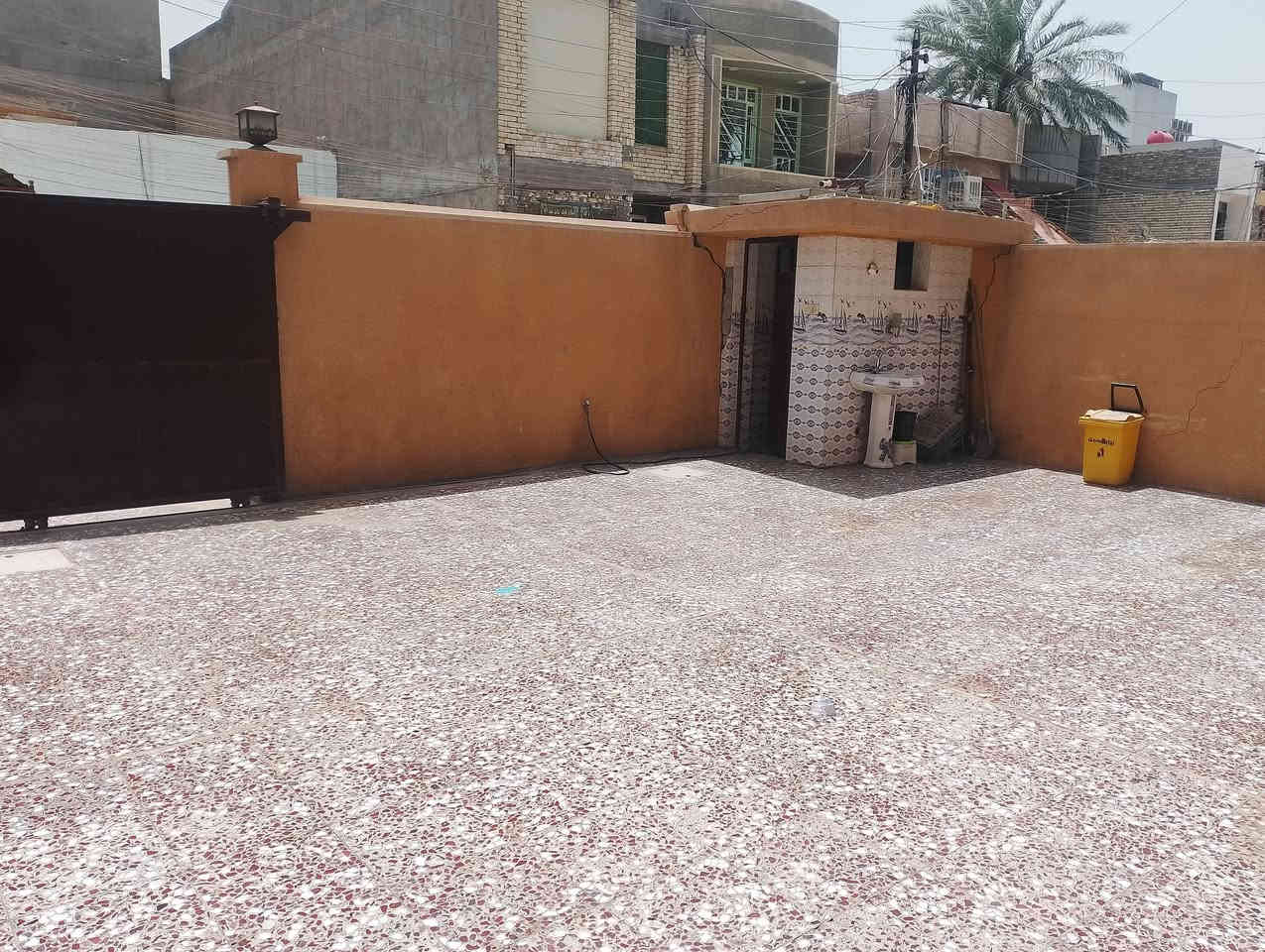 سلام عليكم جميعا..بيت للبيع مساحة 200متر الواجهة 10متر نزال 20متر
طابو صرف شارع مكتبة رؤى قرب مدرسة الفارس..بناء جديد مربع المسيح..التواصل ***********ابو حسين
