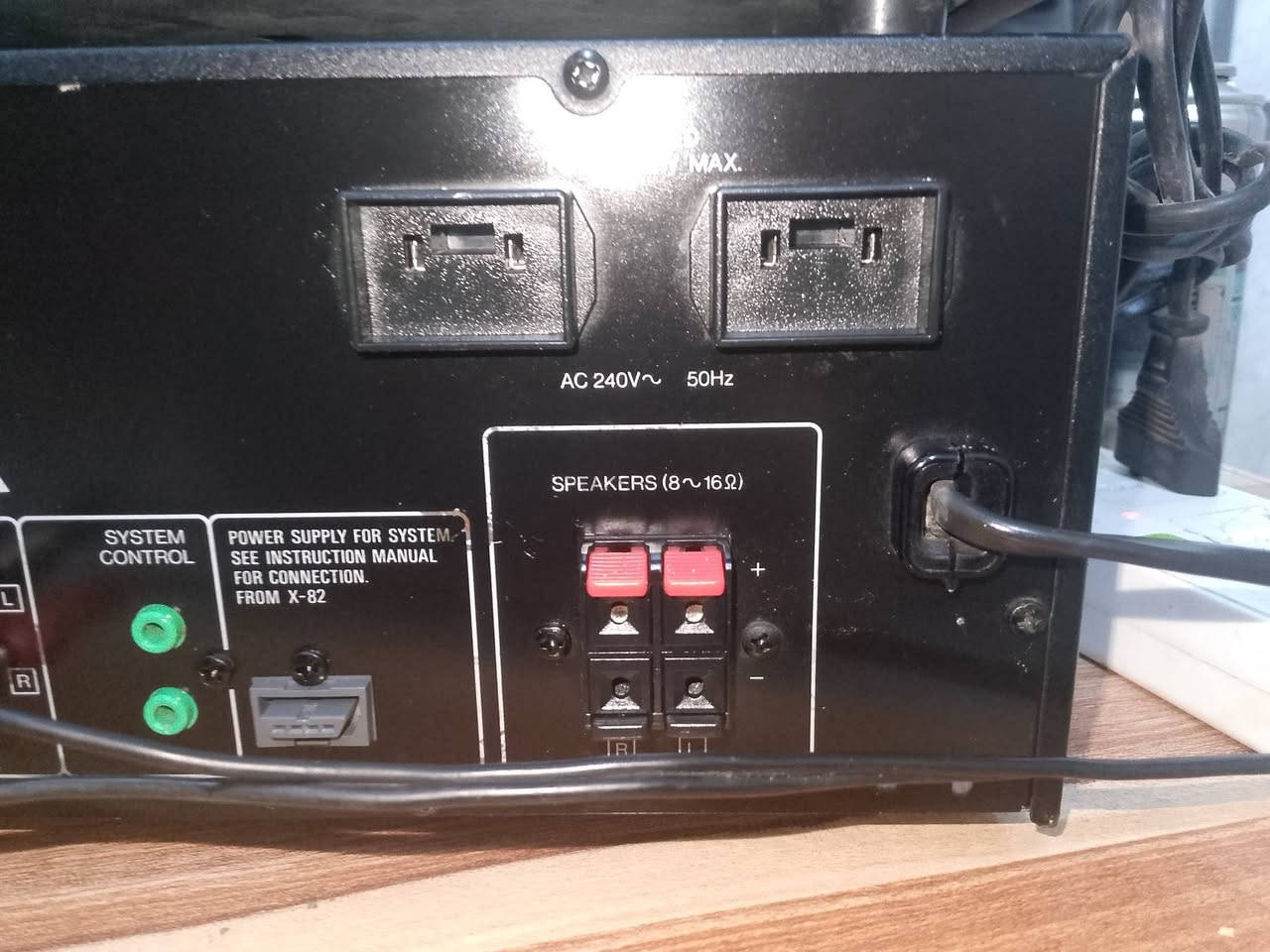 السلام عليكم من رخصت جناب الادمن مكبر صوت قوي مع كوايلايزر من شركة كنوود حجم كبير عملا ق نظافه 100 بال100 صوت ضخم وجدا نقي ياباني المنشأ 220 فولط لم يدخل تصليح لاستفسار .بصره القبله منطقة ال4 تالاف مقابل المدرسه الايرانيه نقال *********** يوجد وات ساب او *********** السعر النهائي 150 الف ...
