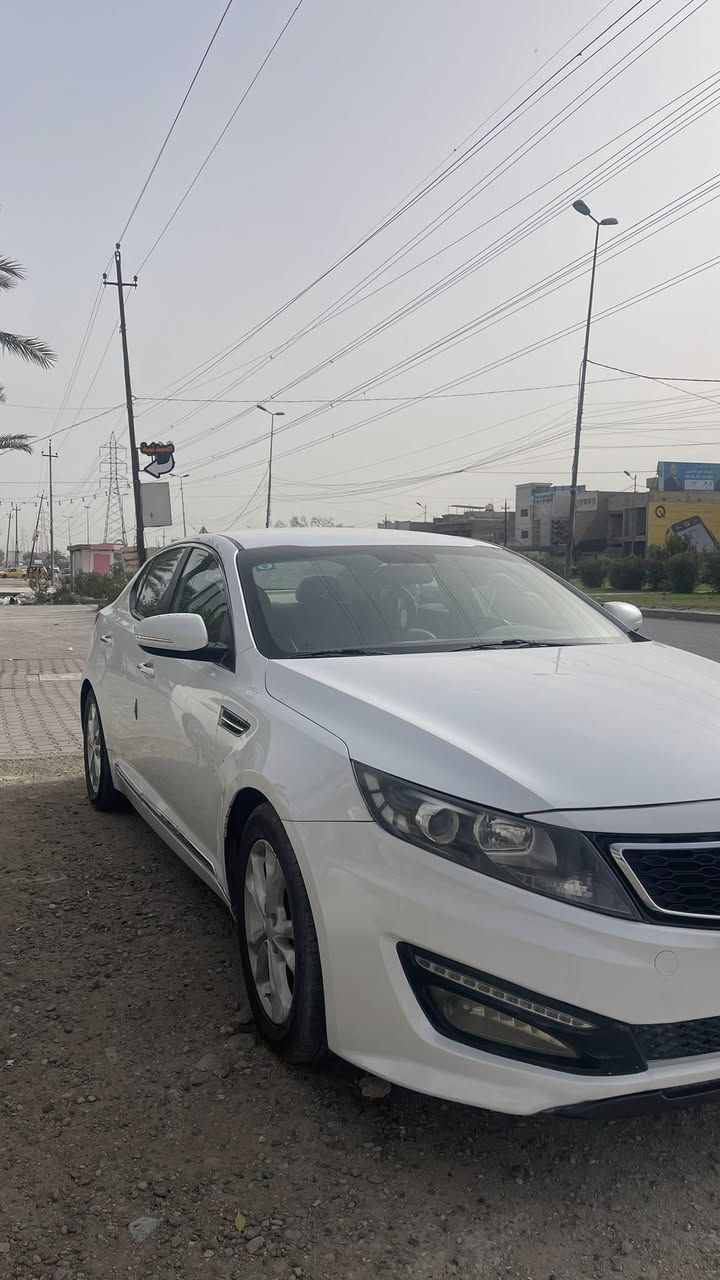 السلام عليكم 
كيا اوبتما ٢٠١٣ خليجي رقم بغداد 
محرك ٢٤٠٠ دوش 
السياره مكفوله بدون حادث فقط دعاميه صبغ 
السياره بيها حالوب بسيط بالقماره والبنيد تحولبت عندي 
ماشيه ١٦٠ 
للأستفسار ***********
مكان السياره بغداد
السعر ١٣٠$ وبيها مجال للشراي
