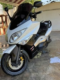 تيماكس TMAX  2011 مكفوله  كفاله عامه اكفلهه الك من التاير الخلفي لتاير...