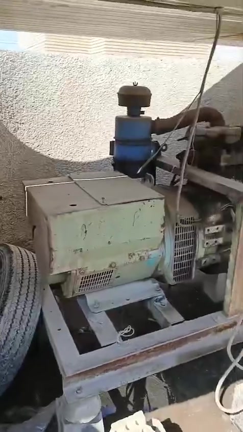 سلام عليكم مولد كمنز اربعة سلندر بلادية ستين كيفي نضيفة كل نقص مابيها سعر 25 ورقة وبيها مجال المكان بغداد ***********
