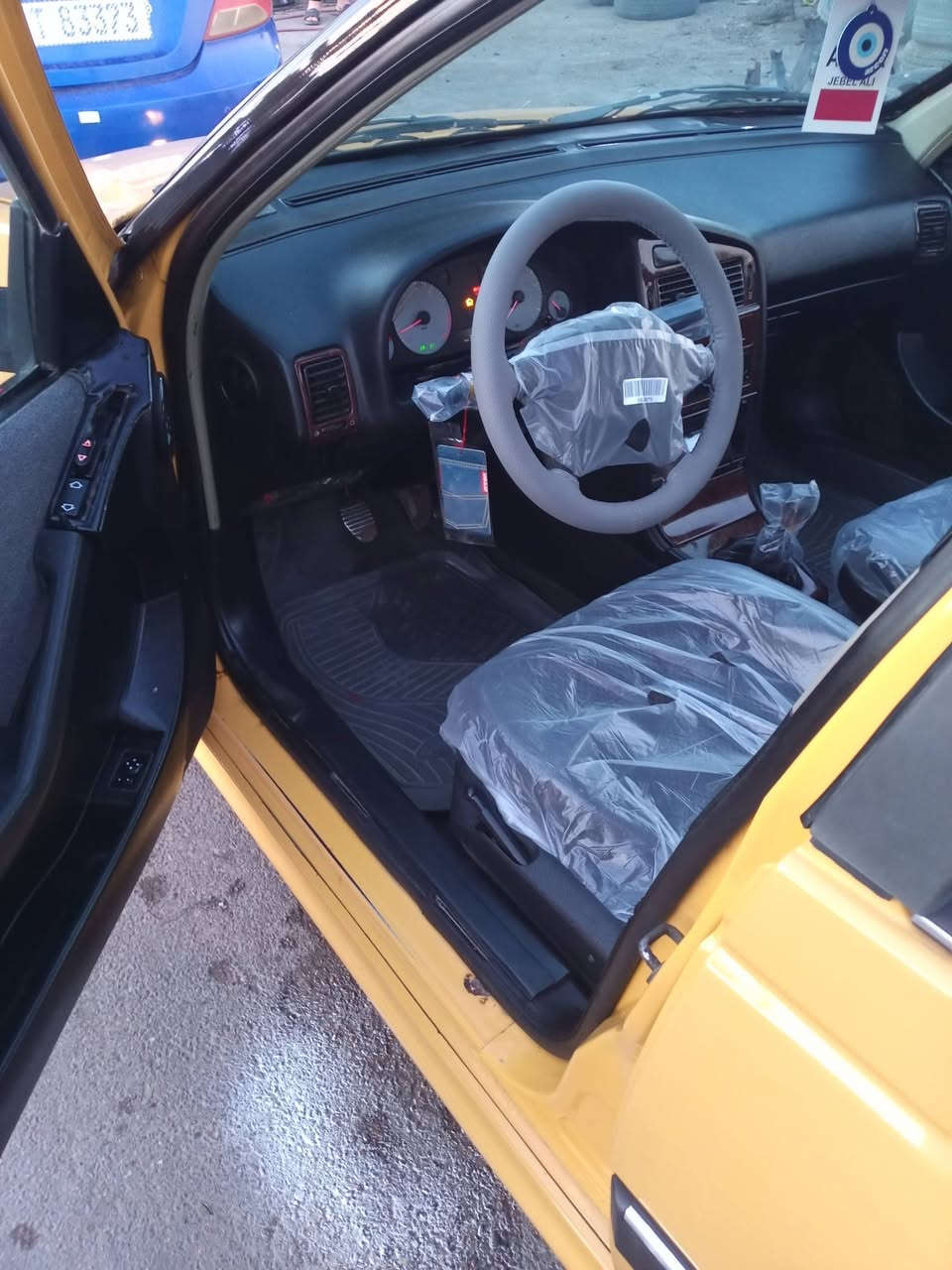 للبيع بيجو بارس 2015 محرك كير صدر تبريد كهربائيات كفاله سياره جديده بدون ضربه بيهه صبغ بحافه بنيد قليله 
رقم بغداد هيئه وغرامه مصفره ***********
السعر 48 بيهه مجال بسيط
