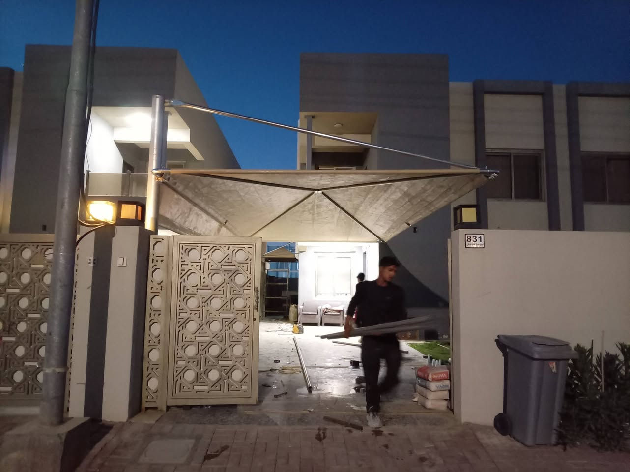 تم بعون الله عمل سقيفه هرميه في مجمع نجمه بغداد ***********
