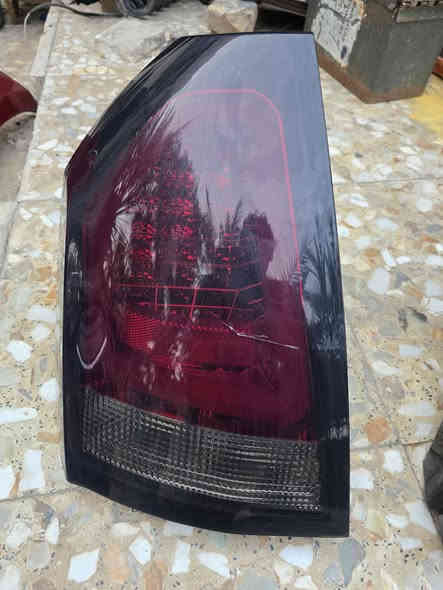 السلام عليكم للبيع دشبول عسلي مع دشبول اسود  مال حاويه موديل 2010 
بك لايت اوباما ابو الد شكل الحديث مكاني ميسان هاتف *********** 
***********
