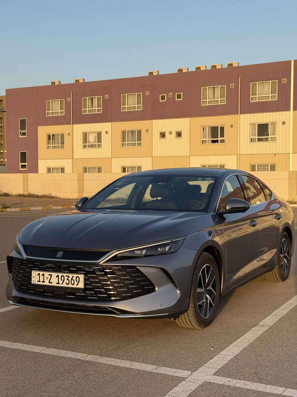 byd:Qn:L : 2025
بي واي دي كن ال 2025
لون رصاصي فيلي
4 كامرات 360  
فتحة سقف
كرسي كهرباء 
تبريد قطعتين 
الممشى الكلي 4180
HEV:2646
EV:1534
السعر : 25ونص قابل للتفاوض 
رقم ***********
