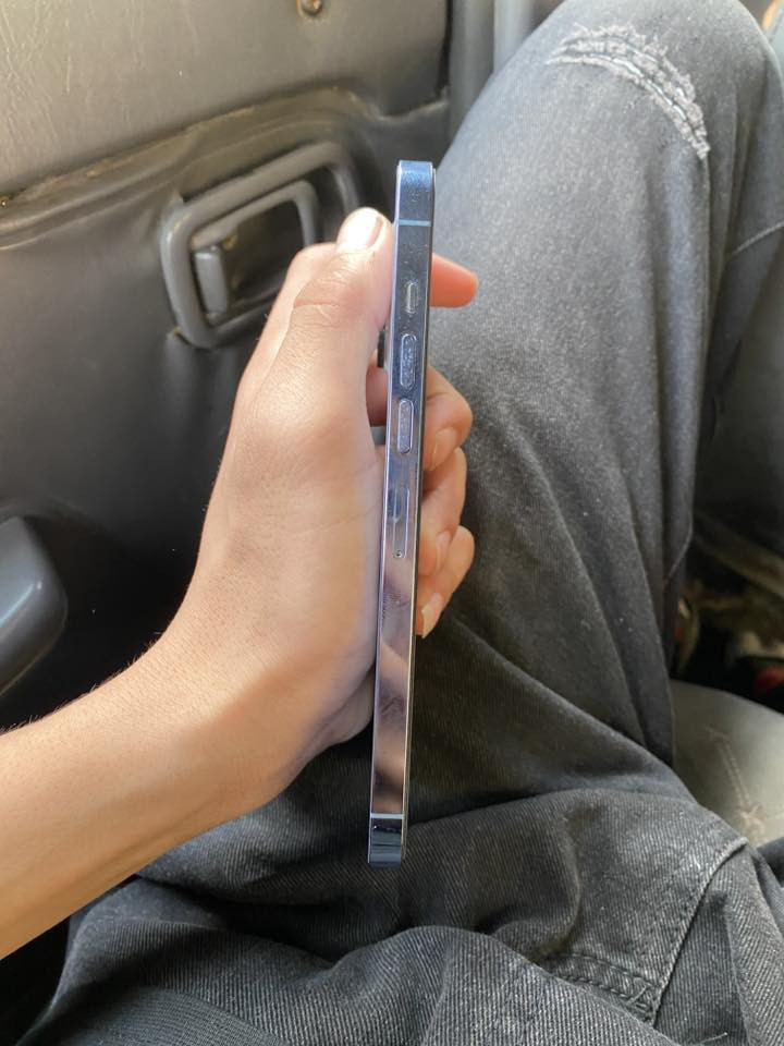 سلام عليكم 13برو ماكس وتر بروف كلشي ما مبدل بس بطاريه 80 الجهاز نضيف سعر 700وبي مجال مكاني بغداد مدينة الصدر متواجد وتساب ***********
