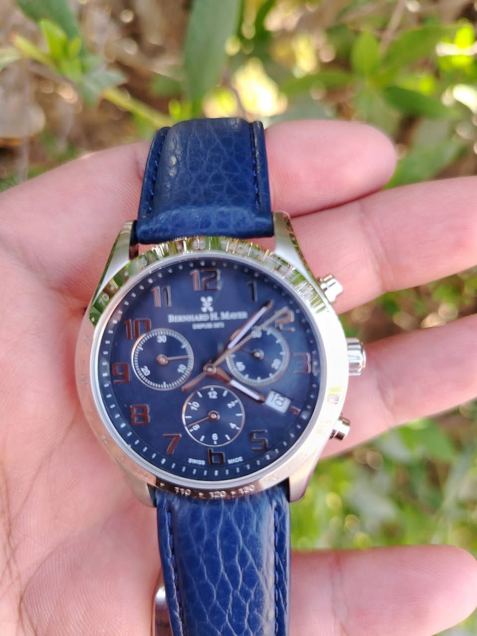 تحية طيبة لجميع
⌚ ساعة من ماركة برنارد اج ماير Bernhard H. Mayer
ماكنة كوارتز صناعة سويسرية 🇨🇭🇨🇭🇨🇭
ستوب وج نافذه تاريخ يومي 
اللون نيلي جديده غير مستخدم 
مع العلبه والاوراق اصلي
يوجد توصيل لكافة محافظات العراق


**إذا كنت صاحب هذا الإعلان وتريد حذفه لأي سبب، رجاءا أرسل رسالة إلى الدعم الفني**