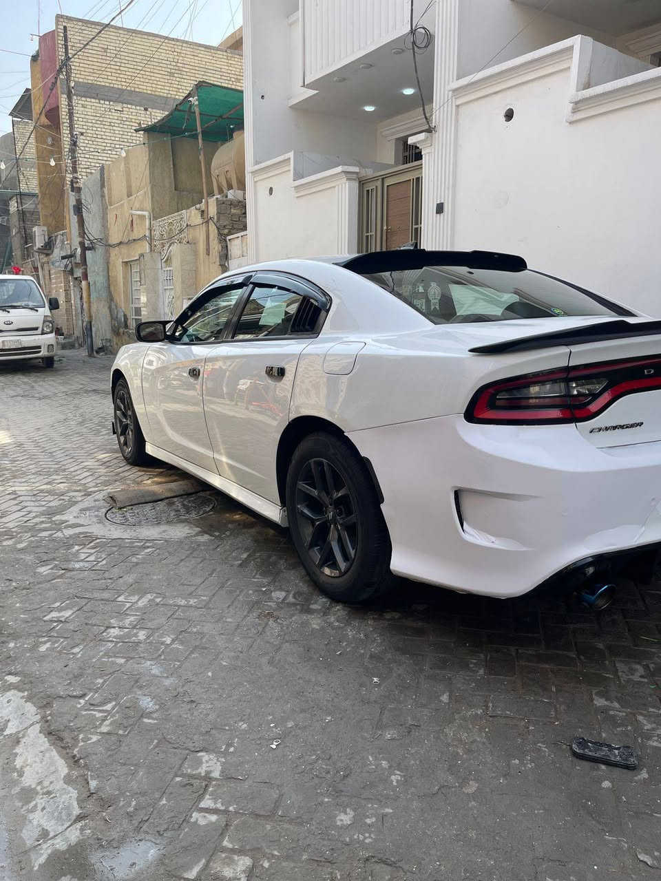 السلام عليكم من رخصه الادمن سياره جارجر موديل2015 مكينه 3600 وكير طيارة وشاشة جبيره كراسي جلد كهرباء ودافئة وتبريد كله شغال كهربائيات كله شغاله تخم تاير جديد فتحه سقف مصبوغة عام مكفوله من الجفيه والضربه والكص السعر رقم بغداد السعر 130 وبيه مجال وهذه رقمي *********** (رجاءاً الاتصال على صاحب الرقم اني مكلف بالنشر)
