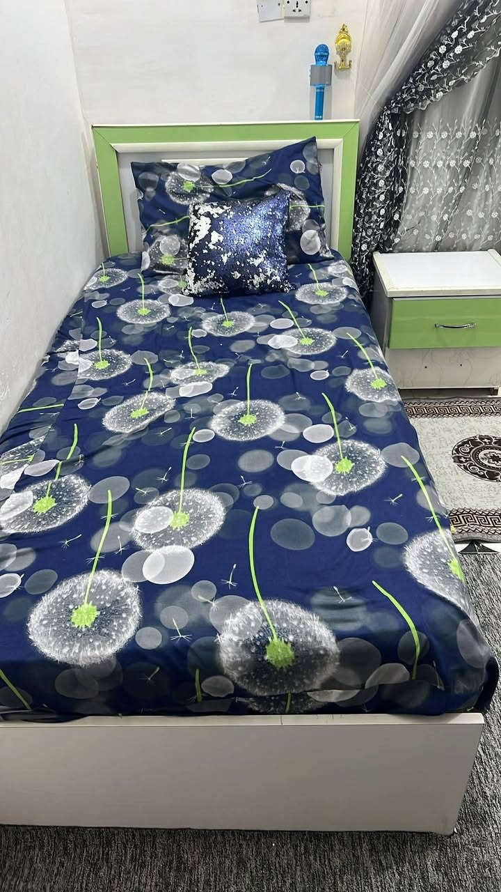 سلام عليكم جرابي ثنين وياهن الكومديات ملاتهن وهاذا الكنتور مالتهن تريد بس الكنتور عادي تريد جربايه وحدا هم عادي تريدهن كلهن اخذخن كلهن تريد مفرد اخذهن  

*********** واتساب  👍
