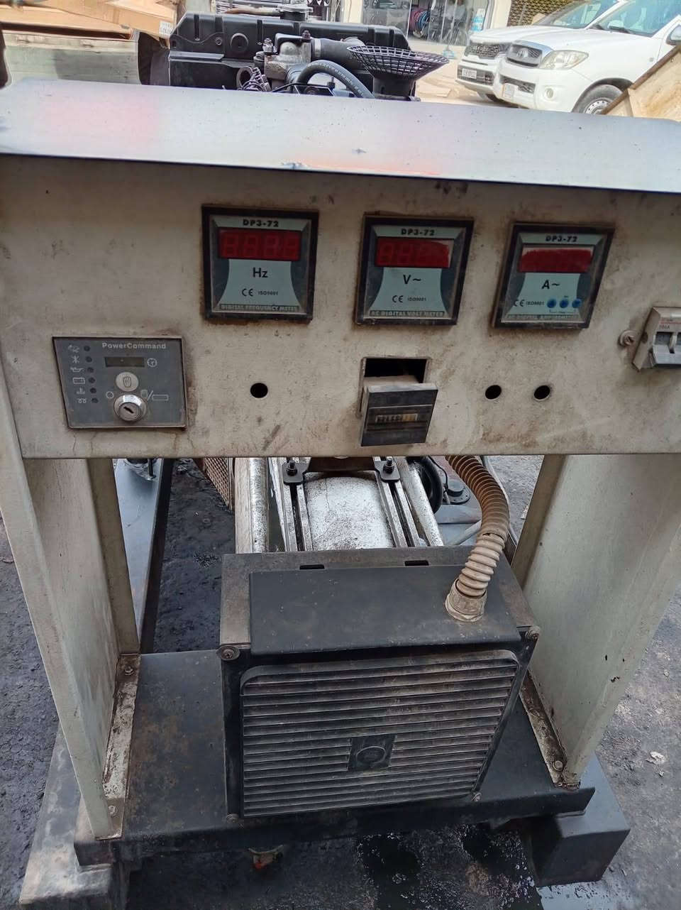 مولدة بيركنز ٣٠ كيفي نظيفه جدا سيت بلادي للبيع بغداد ***********
