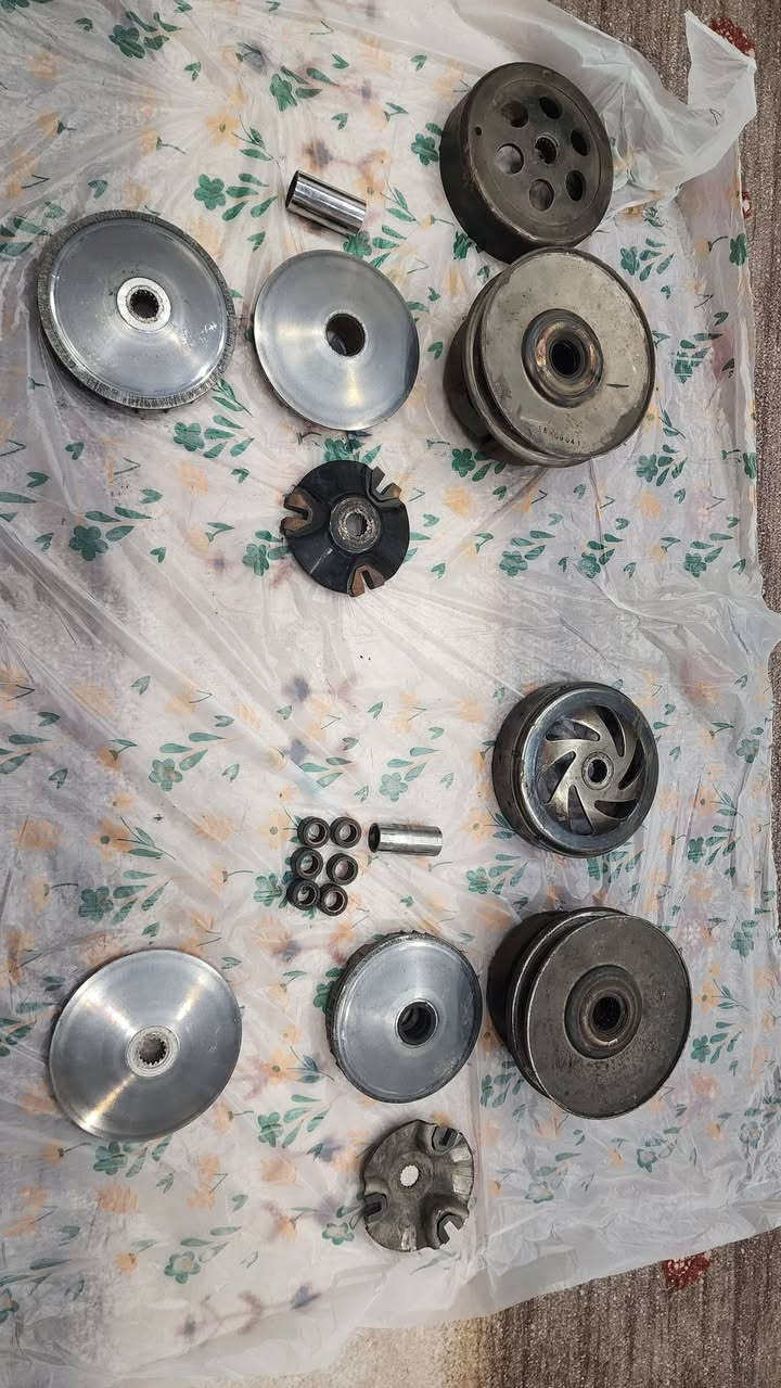 سلام عليكم
كلجات سكنس فحل امامي وخلفي كاملات

الاول رياضي تايوان.
والثاني بلادي.

وحالتهن بالصور كدامك

كلهن شلع ب٣٥ لحد يعامل. 

بغداد حي المواصلات الشرطة الخامسة
***********
