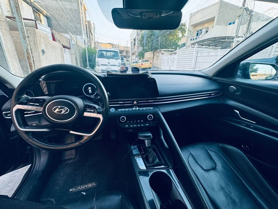 النترا 2023 هايبرد مكينة 1600
السيارة فول مواصفات فتحة بصمة كشنات تبريد حساسات تحديد مسار مثبت سرعة سيارة فول الفول مواصفات ما تخلص 
رقم بغداد السيارة السعر 133$ 
حادثها موضح بالصور بابين عكس السايق تبديل ونفس الليبل + الكشر بي ملاحظات بسيطة 
مكان السيارة بغداد 
التواصل واتساب ***********
