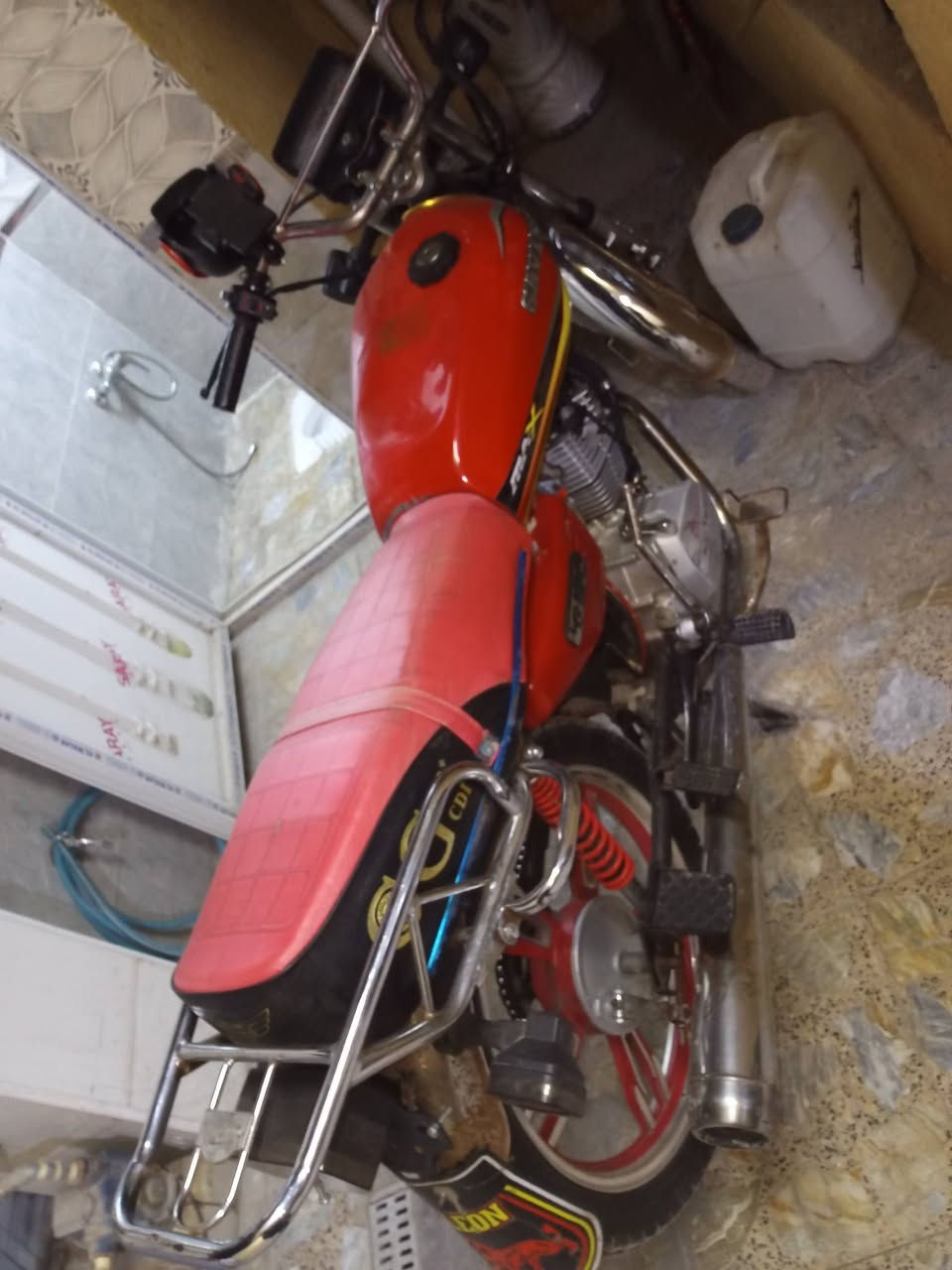 ايراني للبيع موديل 2021 نزول 2023
 اوراق كاملة 
 ومكينة ناعمه وما بيها دخان 
 نقص بس شخاطة سلف وغلاف زنجيل 
كلها شغالة ما بيها نقص 
السعر 500 بيها مجال قليل حك جيه 
مكاني بغداد الغزالية شارع ضغط ***********
