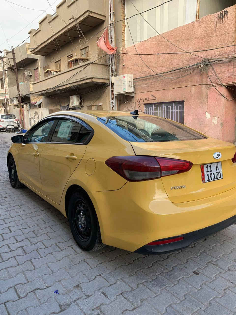 كيا فورتي وارد كندي 2017
سياره حلوه وجاهزه وعليهه ادامه كامله
مابيهه صور حادث بل الموقع
بدون تبديل
بيهه سونار 
حادث السياره طخه بل البنيد ومعمر نفسه
بدون دواخل لغود شواصي مكفوله 
شواصي خلفيه حوض مكفول
محرك 2000 دوش مبدل رواجز
بدون تنقيص بدون بخار
رقم بغداد الجديد هيئه وغرامات مصفره
السعر 117 بيهه مجال
***********
بغداد الوشاش
