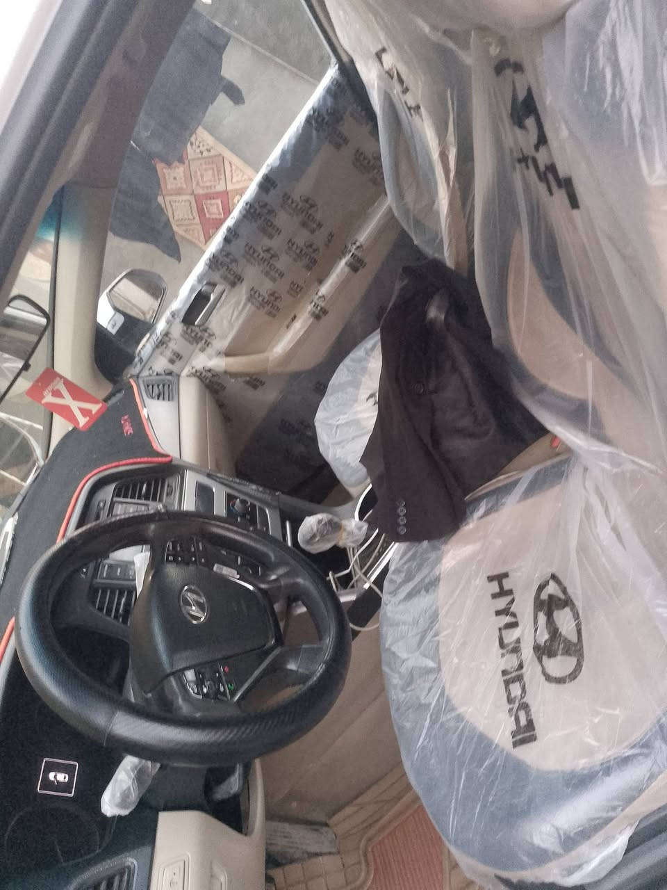 سلام عليكم سوناتا خليجي 2016 ماشيه 110 الف كم باسمي تحويل ثاني يوم او وكاله
محرك كير حداديه كارتون تبريد الضرر طرف الباب وطرف الجاملغ بسيط جدا 
الهاتف ***********
المكان ناصريه
