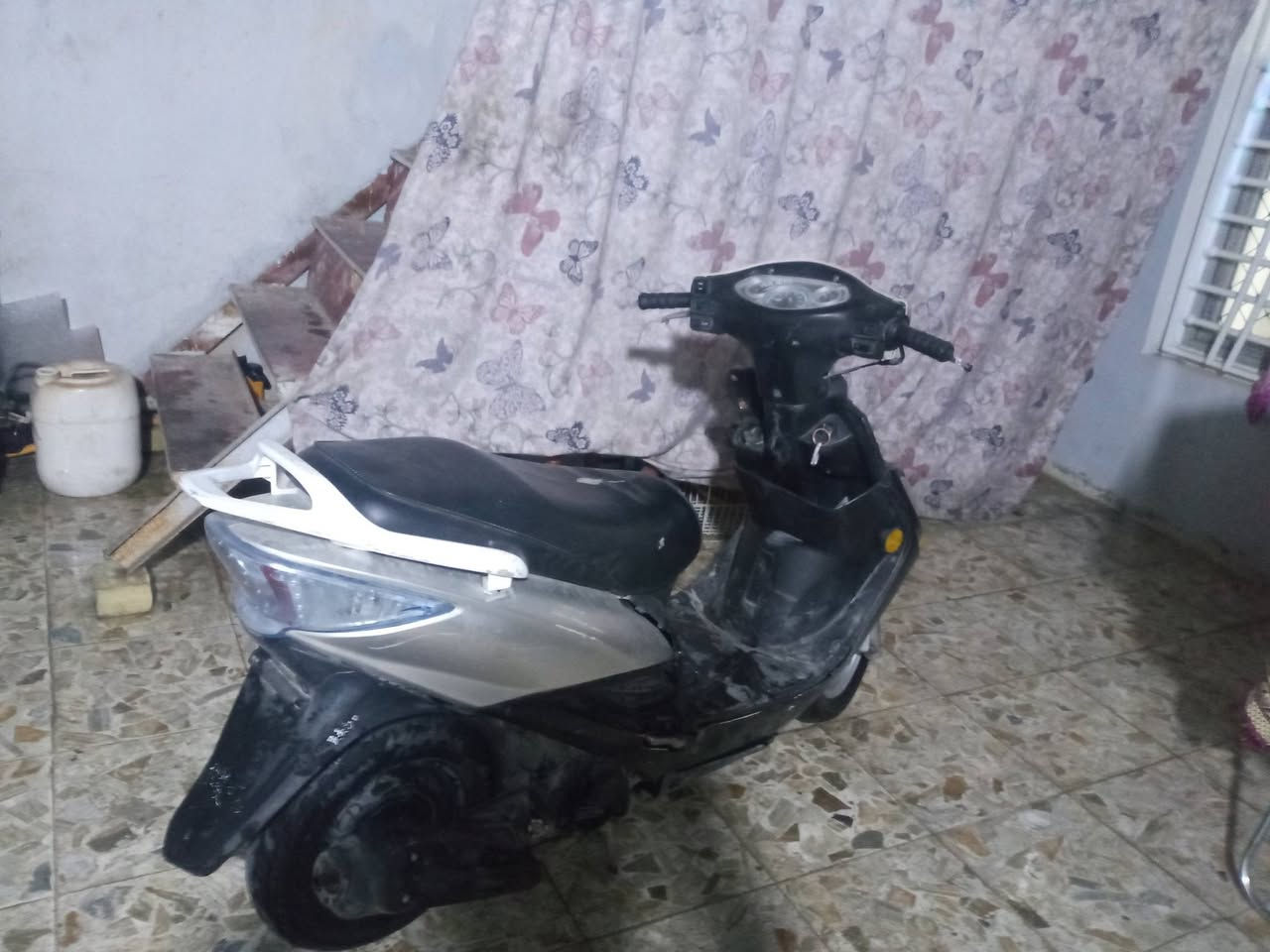 كامكو جي 4 للبيع 225 و بيها مجال مكان نجف كوفه قرب مسجد السهله ***********
