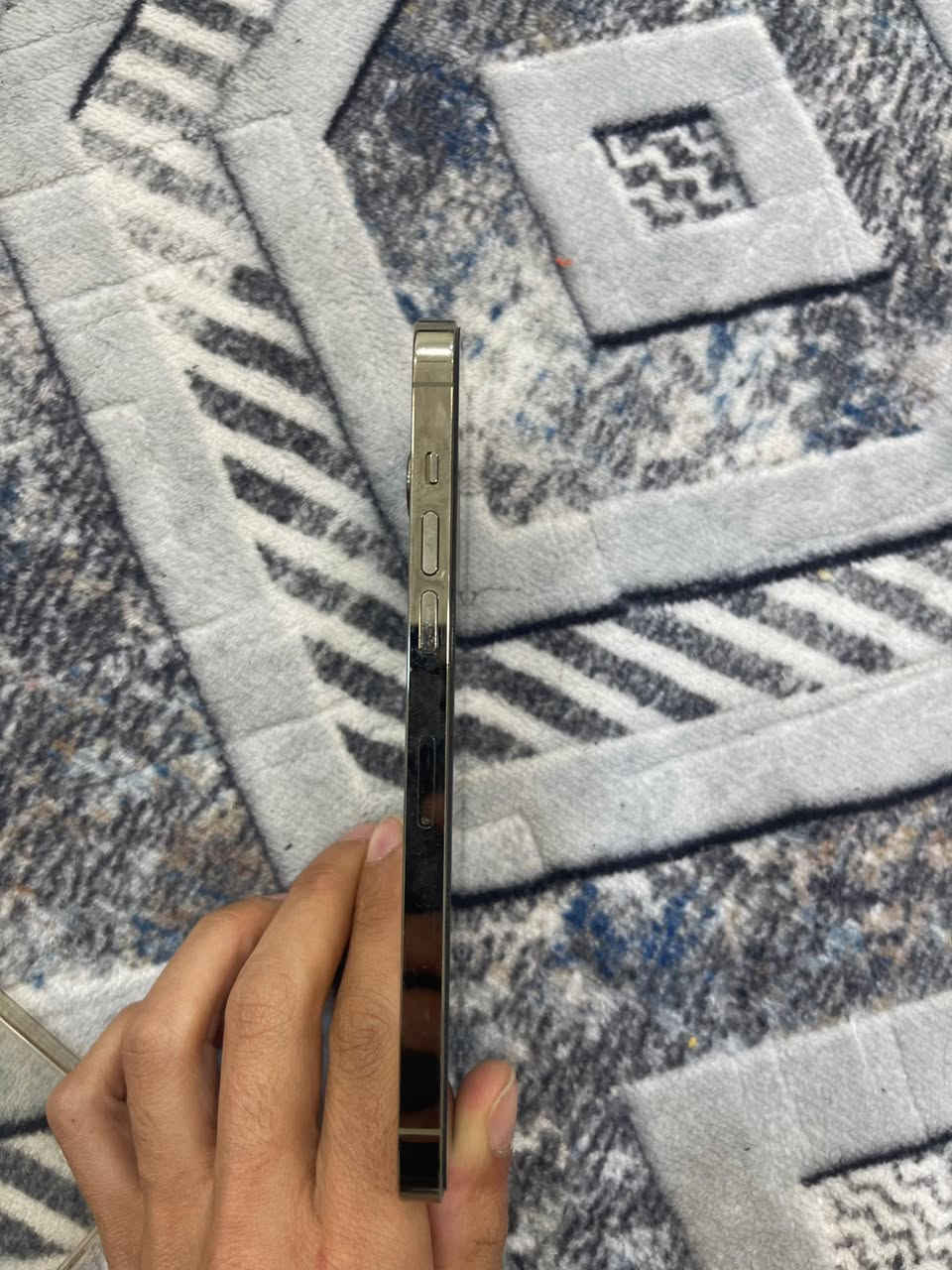 سلام عليكم 
14 برو ماكس عربي شرق اوسط
جهاز ما مفتوح بس ضهر مكسور 
ذاكره 512 
بطاريه 81 
بيع او مراوس باقل 
سعر 900 وبي مجال 
مكاني بصره 
*********** بس واتساب

