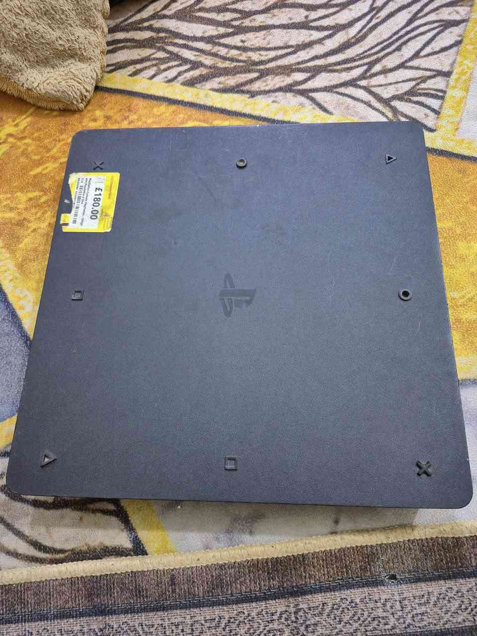 بلي 4 سلم للبيع نظافه فول 
نظام 13.2 
بدون ملحقات
وياه لعبه God of War 3
150 بي مجال قليل


**إذا كنت صاحب هذا الإعلان وتريد حذفه لأي سبب، رجاءا أرسل رسالة إلى الدعم الفني**