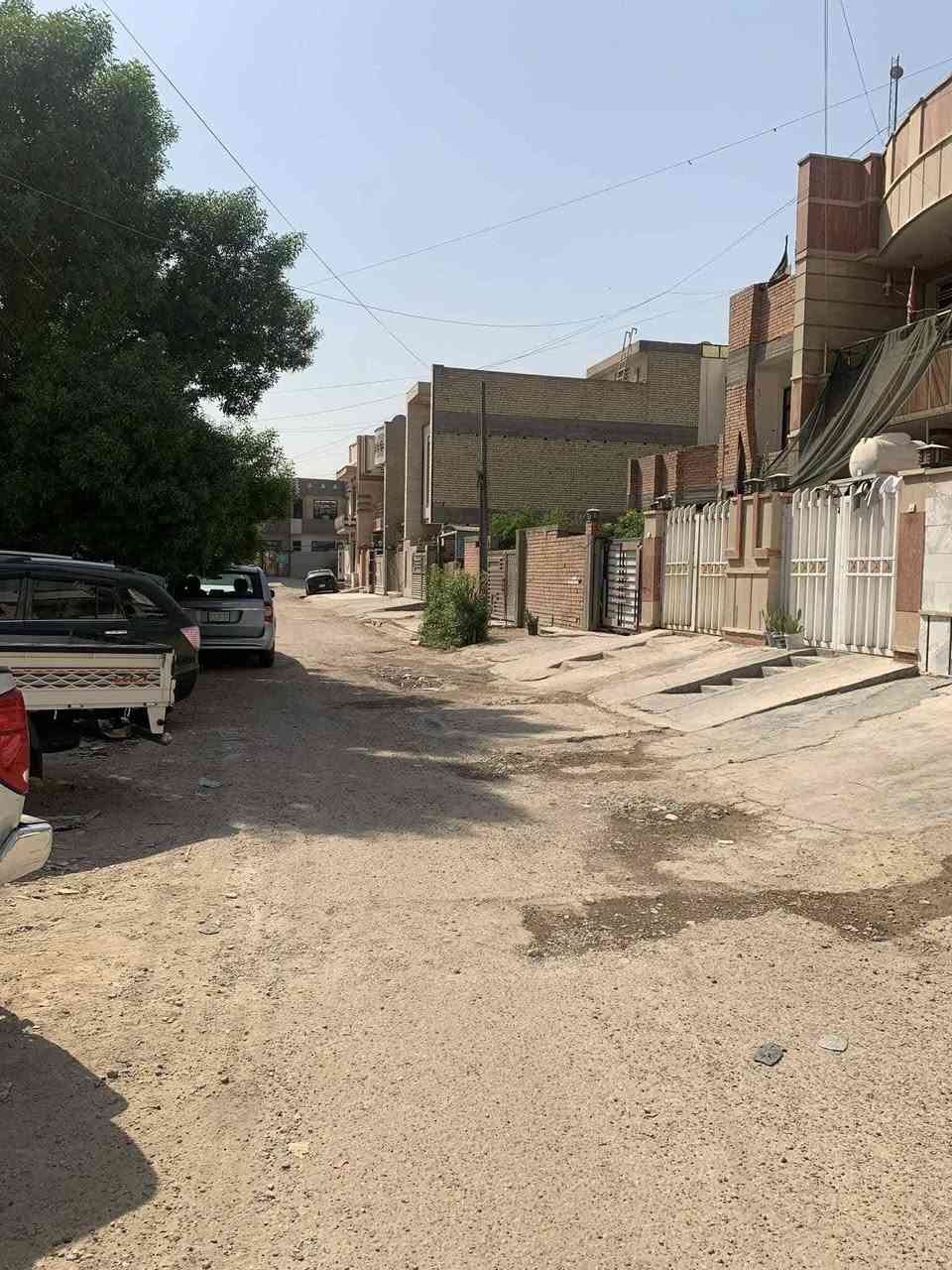 السلام عليكم قطعه ارض لبيع مساحه 210 واجه 7متر ونزال 30في حي القاهره الثانيه قريبه على الشارع الخدمي لقناه للاستفسار على الرقم*********** 
علما غير متوفر على الفيس رجاء فقط على الرقم
