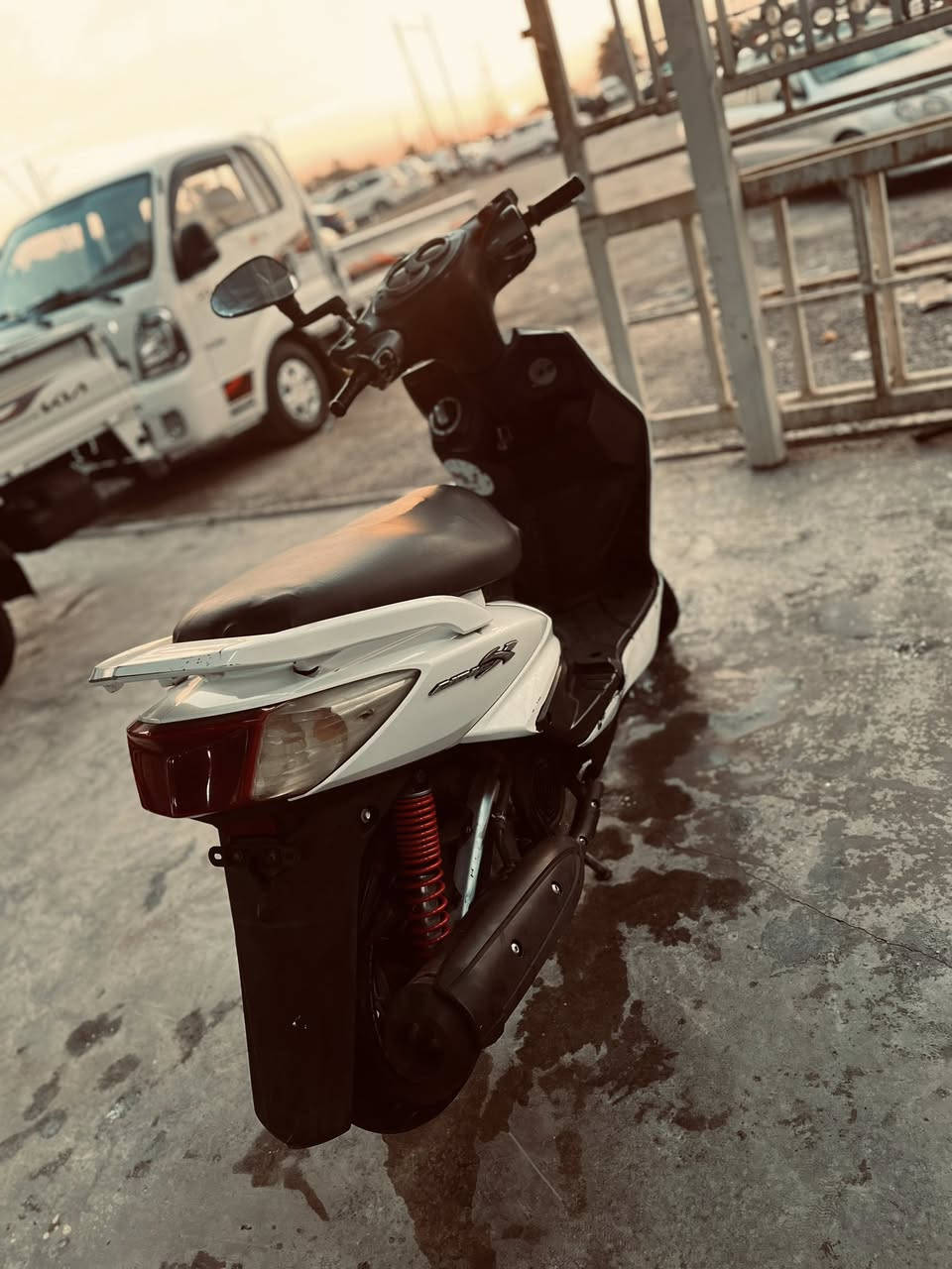 سكنس نوزل خطين  ياباني  دراجه علا وضع شركه تخم تاير  جديد صدر امامي خلفي شركه. كلج خلفي جديد عوزها شاشه دشبول وكلج امامي مكانها بغداد المحموديه سعر 750 ***********
