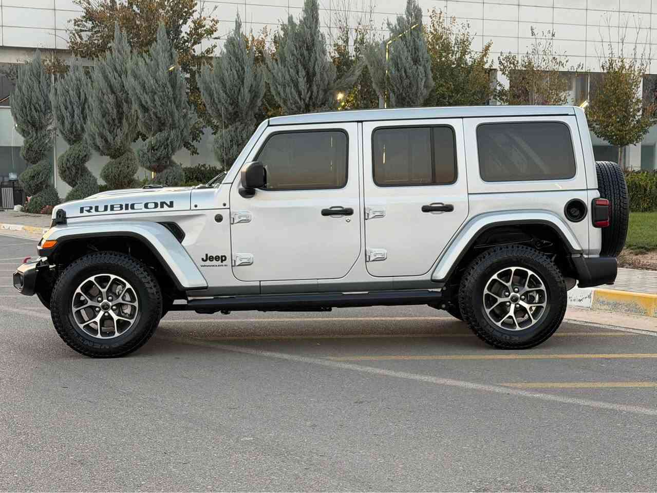 ‏جيب ‏رانجر موديل ‏2023 ستة سلندر فول مواصفات سقف كشف يعني بانوراما كهربائي هي مواصفات كلش قليلة سيارة جديدة ماشية 29, صبغ جملغ سيق وبونيد بدل روبيكون مواصفات روبيكون ￼￼￼￼￼ السيارة بدون الدخل مكان سليمانية سعر 310$ بيها مجال ￼￼📞☎️*********** السليمانية, العراق
