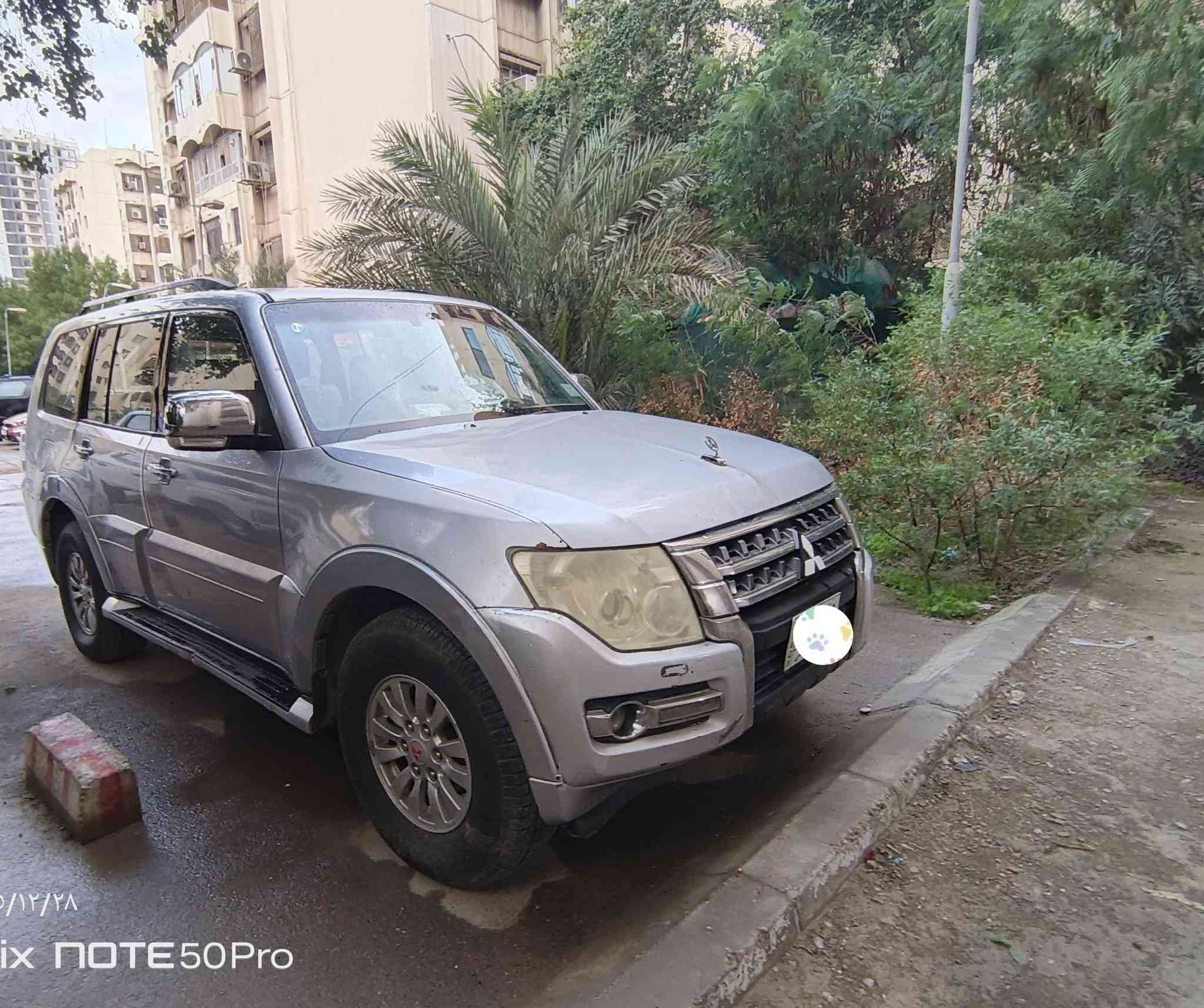 السلام عليكم..
باجيرو ٢٠١٠ بدون فتحة للبيع
السيارة جاهزة تخم تاير يوكوهاما ٨٥٠ ياباني باتري وادامة كاملة
بنيد بارد
جاملغ ايسر وباب الصدر مصبوغ
وتبريد شغال يحتاج غاز
والباقي عالفحص والضمان ان شاء الله 
السعر ١٣٥
***********
