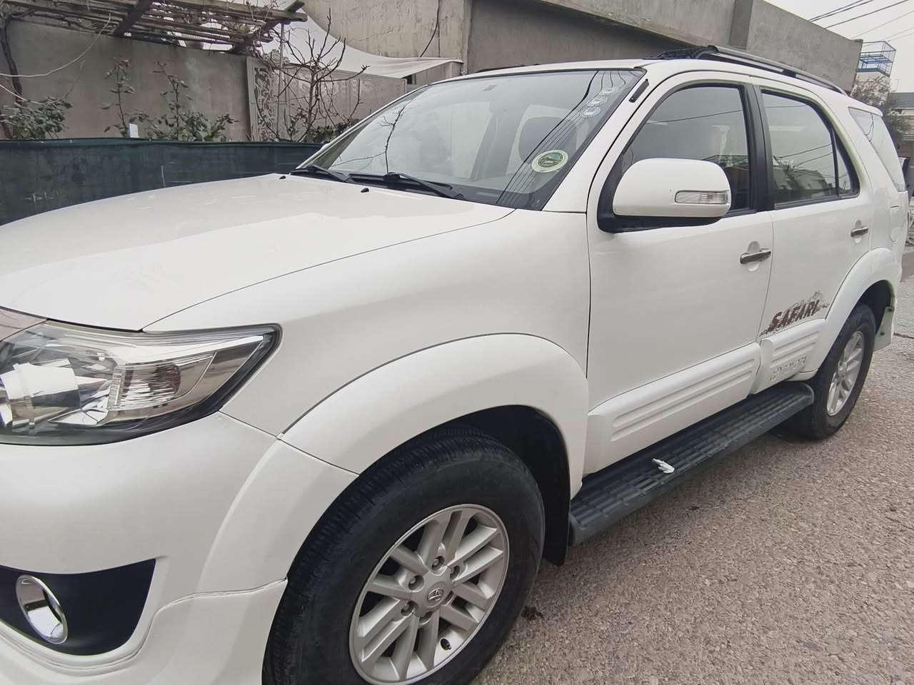 ٢٠١٣
یەک پارچەی سبوخە بێ ژۆری
دوو جێگای تعدیلە
گێر و مەکینەی بەشەرت نەکرایتەوە
سەنەوی و ژینگەی نوێیە
سەیارەکە جاهیزە 
*********** أربيل, العراق
