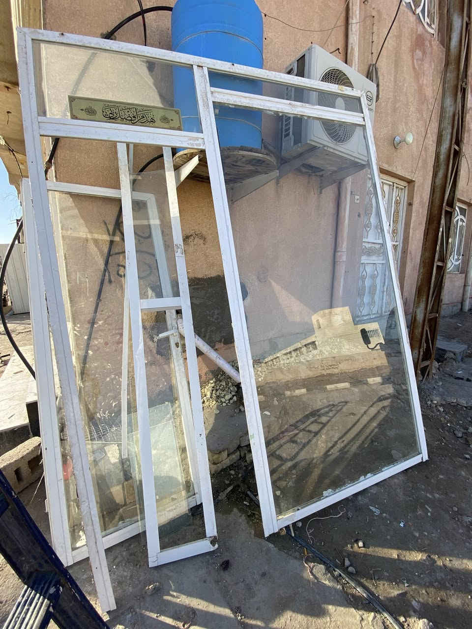 جام خانه للبيع سعر 100 مكاني حي الأمير خلف خطوه الامام علي عليه السلام ***********
