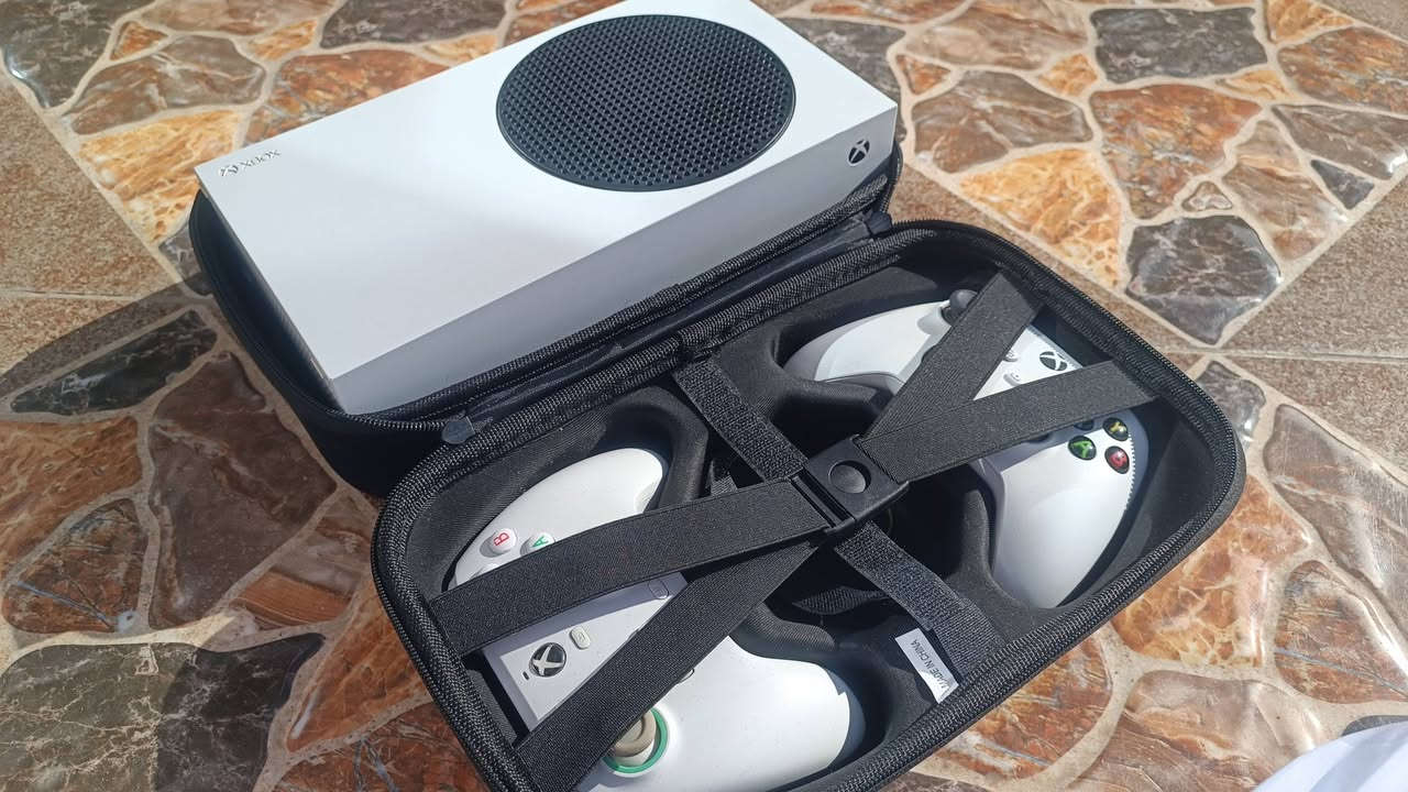 للبيع اكس بوكس سير يس نضيف جدا نضافة 100/100 ويا يدات ثنين وبي 4 العاب مملكة من ضمنهن بلاك اوبس 7 جهاز مال بيت جديد انتاج 22 سعره 365 وبي مجال ***********
