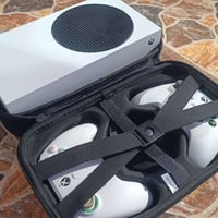 للبيع اكس بوكس سير يس نضيف جدا نضافة 100/100 ويا يدات ثنين وبي 4 العاب...