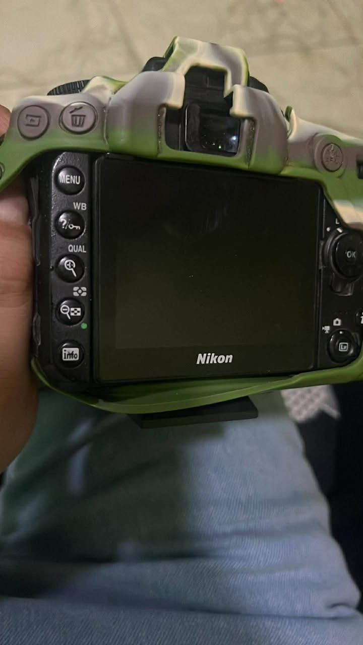 كاميرا نيكون 7500 نظيفة جدا استخدام شخصي مع عدستها الاصلية
السعر 650 الف


**إذا كنت صاحب هذا الإعلان وتريد حذفه لأي سبب، رجاءا أرسل رسالة إلى الدعم الفني**