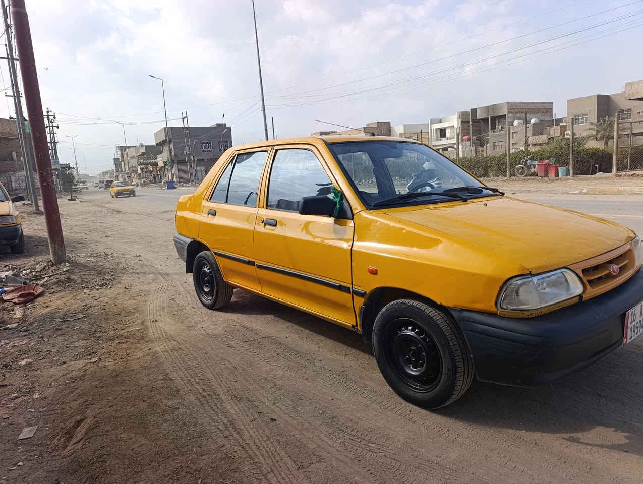 *********** للبيع موديل 18 بسمي رقم قادسيه انكليزي مصفره كلها سنويه جديده مكفوله بيها بس حالوب مكاني ديوانيه السعر 37 وبيها مجال
