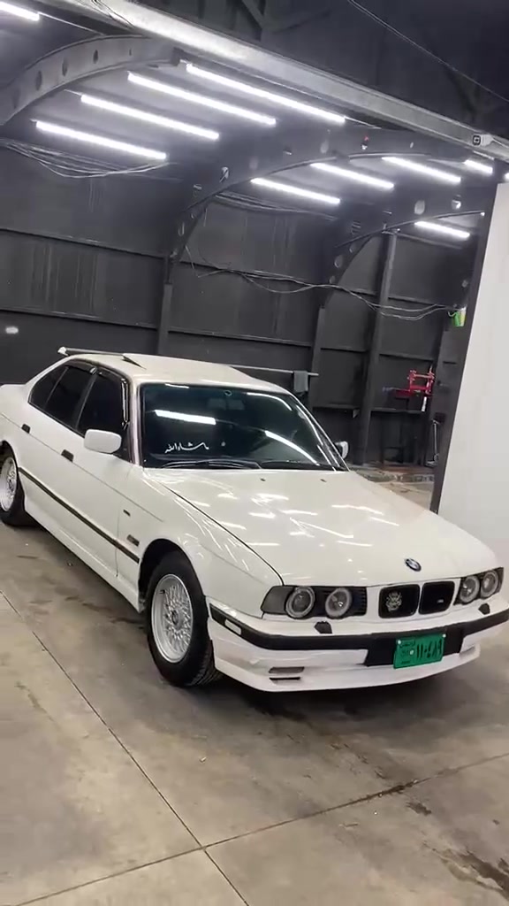 ***********
