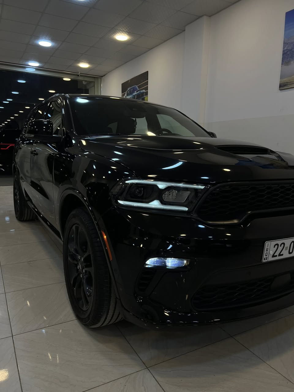 السلام عليكم ورحمة الله للبيع فقط
اتصال واتساب  📞 ع هذا الرقم ***********
رقم اربيل السعر 380 $ 
نوع السياره : دوج دورنكو 
‏🔥RT ماكس اوفر سايد يعني فول موصفات للاخير 1/1 🔥

👇🏻 موصفات السياره👇🏻

موديل : 2023  الون اسود / ويل بلاك حجم 20
المسافه المقطوعه : 35 الف ميل 
مكان السياره : سامراء 
‏RT : فئه السياره / 7 راكب / 3 قطع تبريد 

محرك السياره 5700 هيمي 8 سلندر فور ويل
دبل كزوز رياضي 

لايت زينون  LED معه حاجب دلدات دبل LED
مثبت سرعه تثبيت مسار اوامر صوتية 
كشنات جلد  ماروني
تجوة الراس تحكم بالشاشه كشنات مساج 
  
16 سماعة / harmam/kardon

بصمه تشغيل بصمه ابواب جهتين + تشغيل عن بعد 
سقف السيارة قديفه شمواه اسود + سقف فتحه سلايت 
كشنات خزن وضعيان كشنات تدفئه تبريد 
تدفئه ستيرن + ستيرن كهربائي 
نقطه عمياء اشارات بالمراي الجانبيه 
هيتر بالمري الجانبيه 
شفتات ستيرن لتحكم بالكير عادي 
تحكم بالشفتات جهتين  رادار امامي 
‏eco + sport وضعيات قياده نظام سبورت 

صندوق كهربائي
مقاعد Vip منفصل سياحي + مقاعد صف ثالث
نظام ملاحه خرائط شاشه كبير 
مانع انزلاق + نظام طرق وعره 
‏AUX مدخل شحن لاسلكي وايرلس 
الدشبول ول ابواب مطعم بكاربون فايبر
نظام اوتو ستوب توقف ذاتي للامان 
نظام ABS مانع انزلاق 
حساسات امامي خلفي وجانبي 

لد داخلي 
معه العديد من الموصفات الخاصه بالسيارات RT 
ضرر السياره جاملغ لايسر فقط 
بدون دواخل بدون ايرباك 
السعر النهائي 380 $
