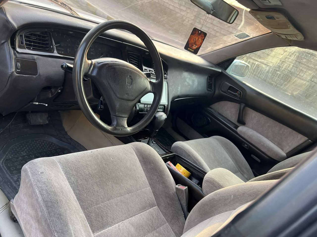 السلام عليكم بطه موديل 95 السياره كفاله عامه مكينه  ثنين ونص    ماكينه  كير جدد حداديه 100% تخم تاير جدد كهربائيات كلها شغاله تبريد ثلج اسنويه لل 27 مشروع وطني مكان السياره العماره السياره بمعنى الكلمه جاهزه سنتر لوك شغال شاشه جديده السياره ب 54 وبيها مجال قليل رقم الهاتف***********
