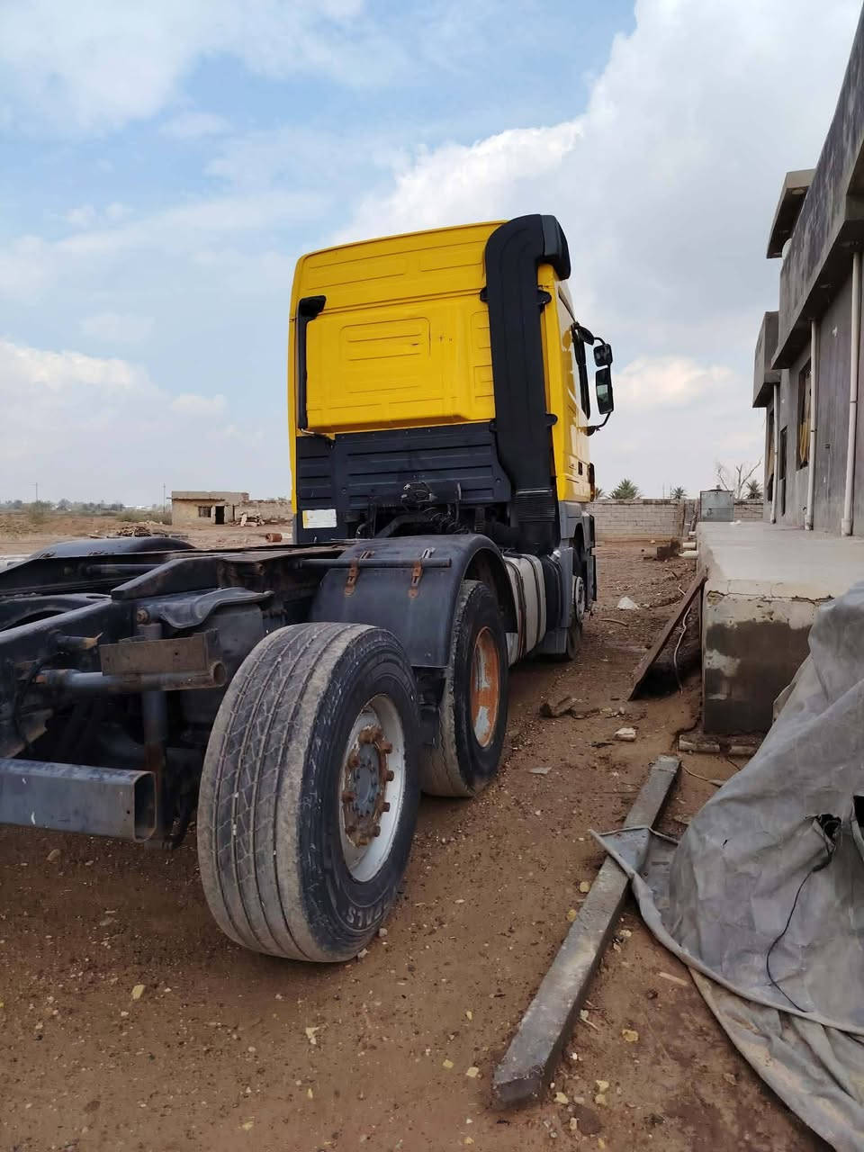 السلام عليكم اكتروز البيع مؤديل الفين و 8 مكفولة كفالة عامة حجم 44 /25 بدون ضبارة موجود ***********
