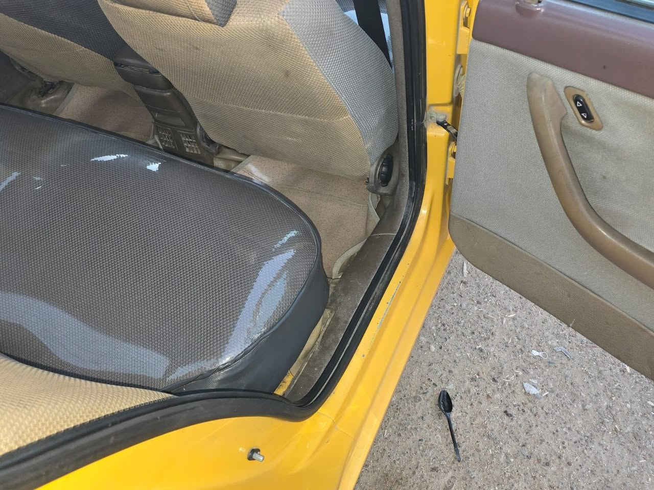 سلام عليكم سمند موديل ٢٠١١مكينه وكير وتبريد خير من الله سياره بيه بس بارد بل جاملغ الخلفي  كد شبر فقط بسمه مصفره مرور وهيئه سنويه ال ٣١ مكاني البياع  سعره ٣٢ رقمي ***********

