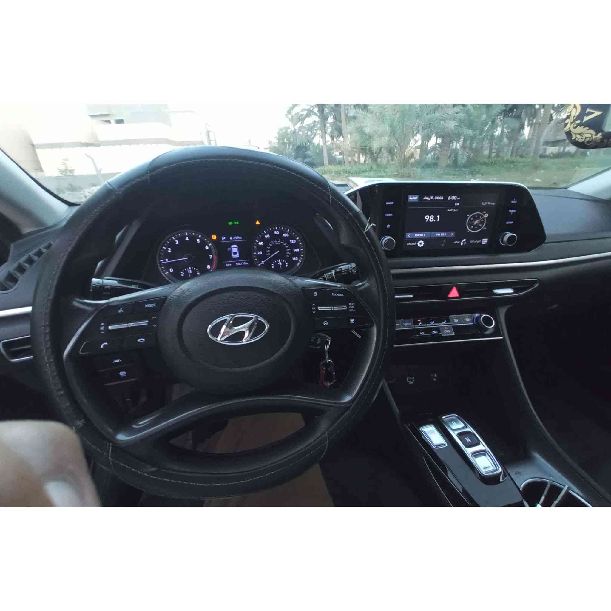 سوناتا ٢٠٢١ لون نفطي رقم انكليزي اربيل سنويه وهزه جديده فول مواصفات عدا الفتحه  مكانه حله شرط الوكاله والتحويل بيها رشات صبغ ابيع عام حادث بدون دواخل حداديه كير مكينه كهربائيات جدد باتري جديد تخم تاير جديد السعر118  وبيه مجال الاتصال *********** رقم الشاصي مرفق بالصور  بيع او مراوس بسورنتو
