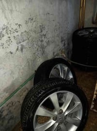 خمسه ويل كب للبيع تايرات نضيفه السعر ٢٥٠ بيهن مجال للإستفسار الاتصال ٠...