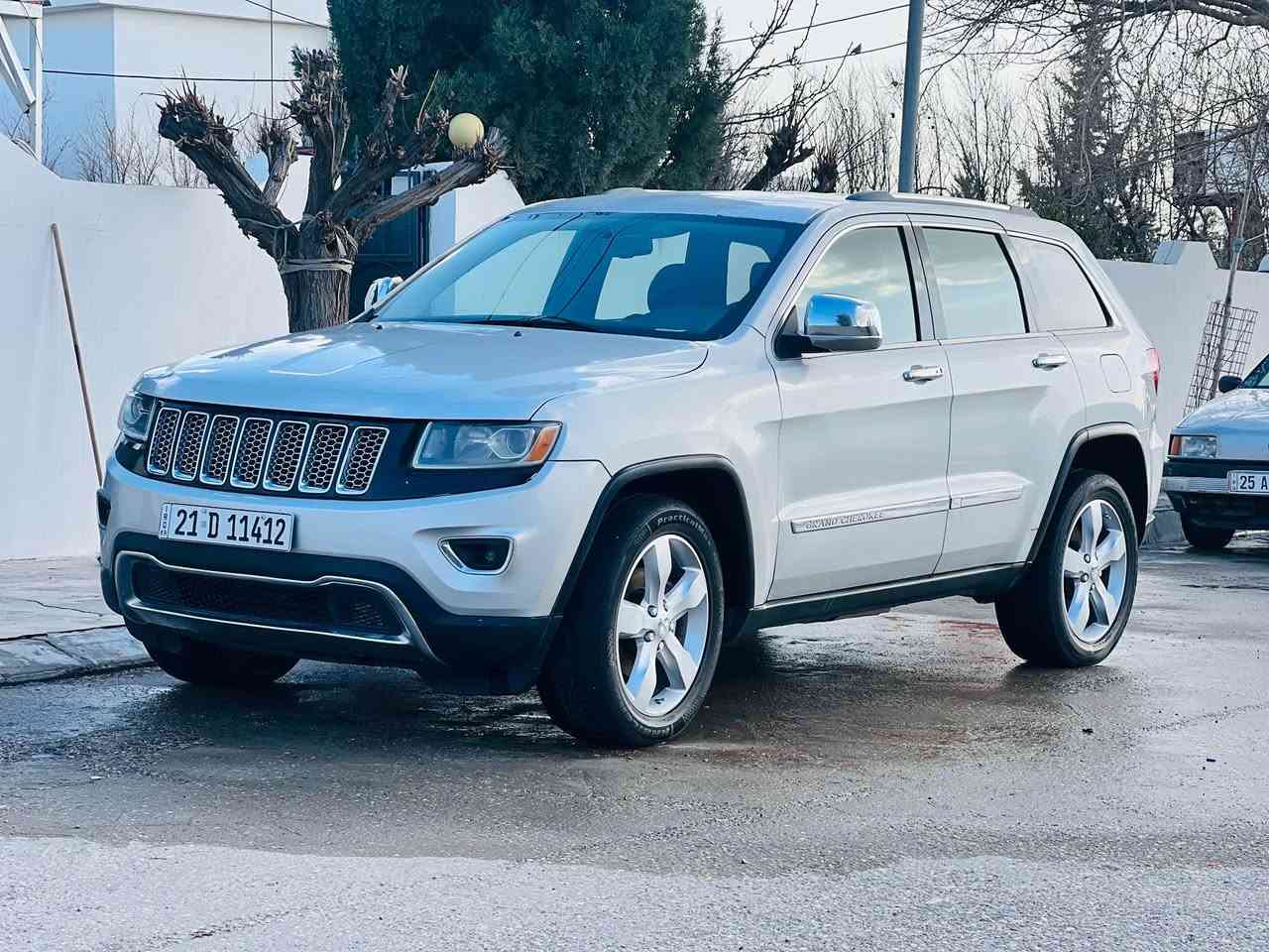 جیب لاریدو
مودیل 2011
رەنگی سلفر
حیزام بۆیاخ 
گێر مەکینە بەشەرت نەکراوەتەوە
سەنەوی  تاکو 27مانگی شەش
سەیارەکە جایزە بێ تەقەو ڕەقە
 بەشەرتی تەحویل
سعری 127 مەجال
بیتاقەی بەنزینی هەیە

*********** شمشمل, السليمانية
